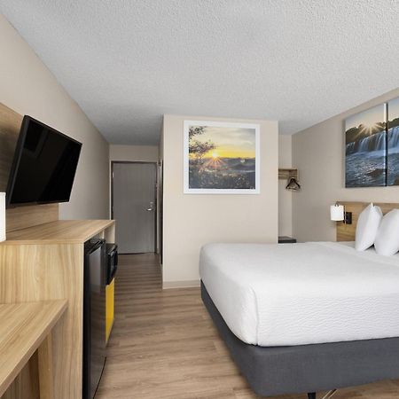 Days Inn By Wyndham Carthage Extérieur photo