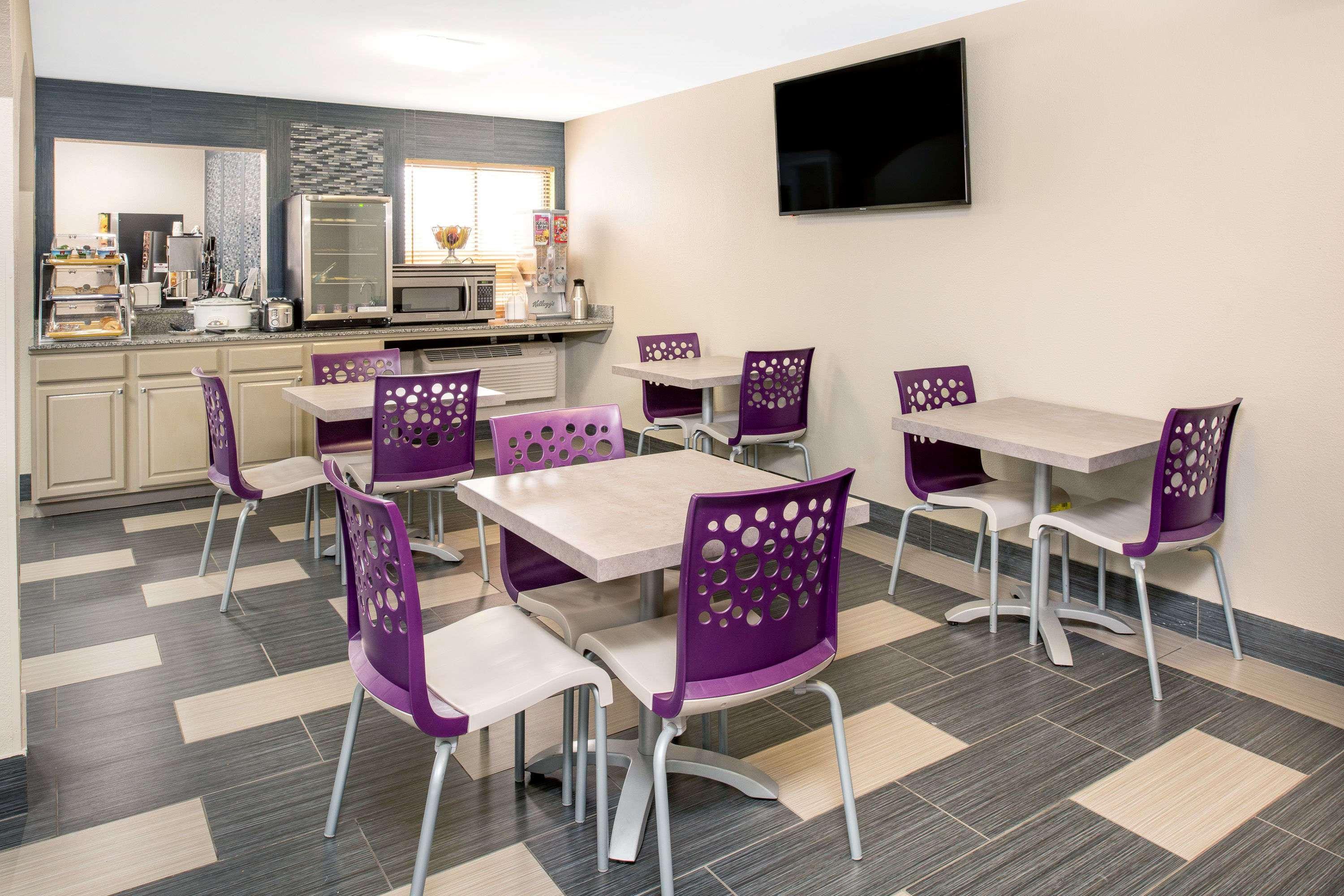 Days Inn By Wyndham Carthage Extérieur photo