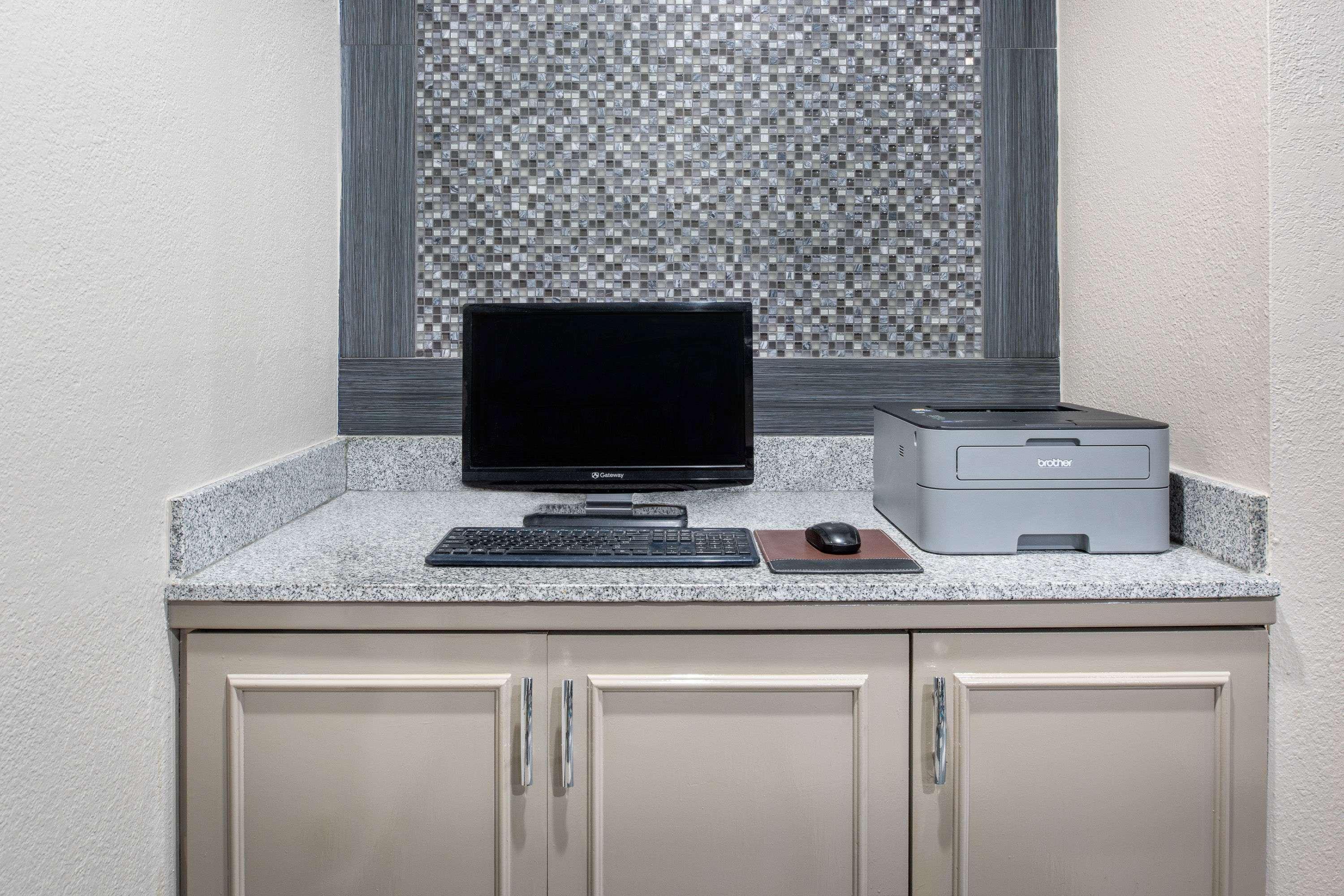 Days Inn By Wyndham Carthage Extérieur photo