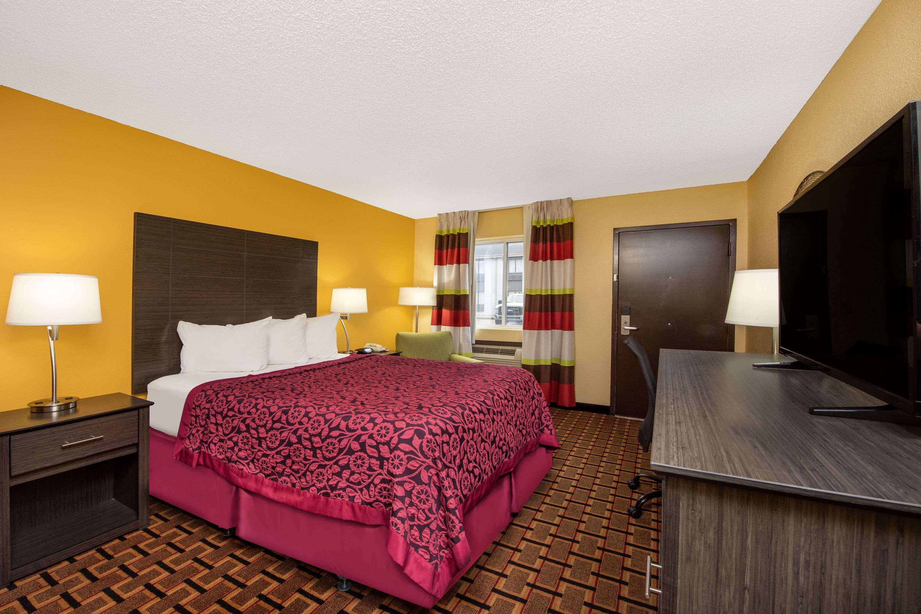 Days Inn By Wyndham Carthage Extérieur photo