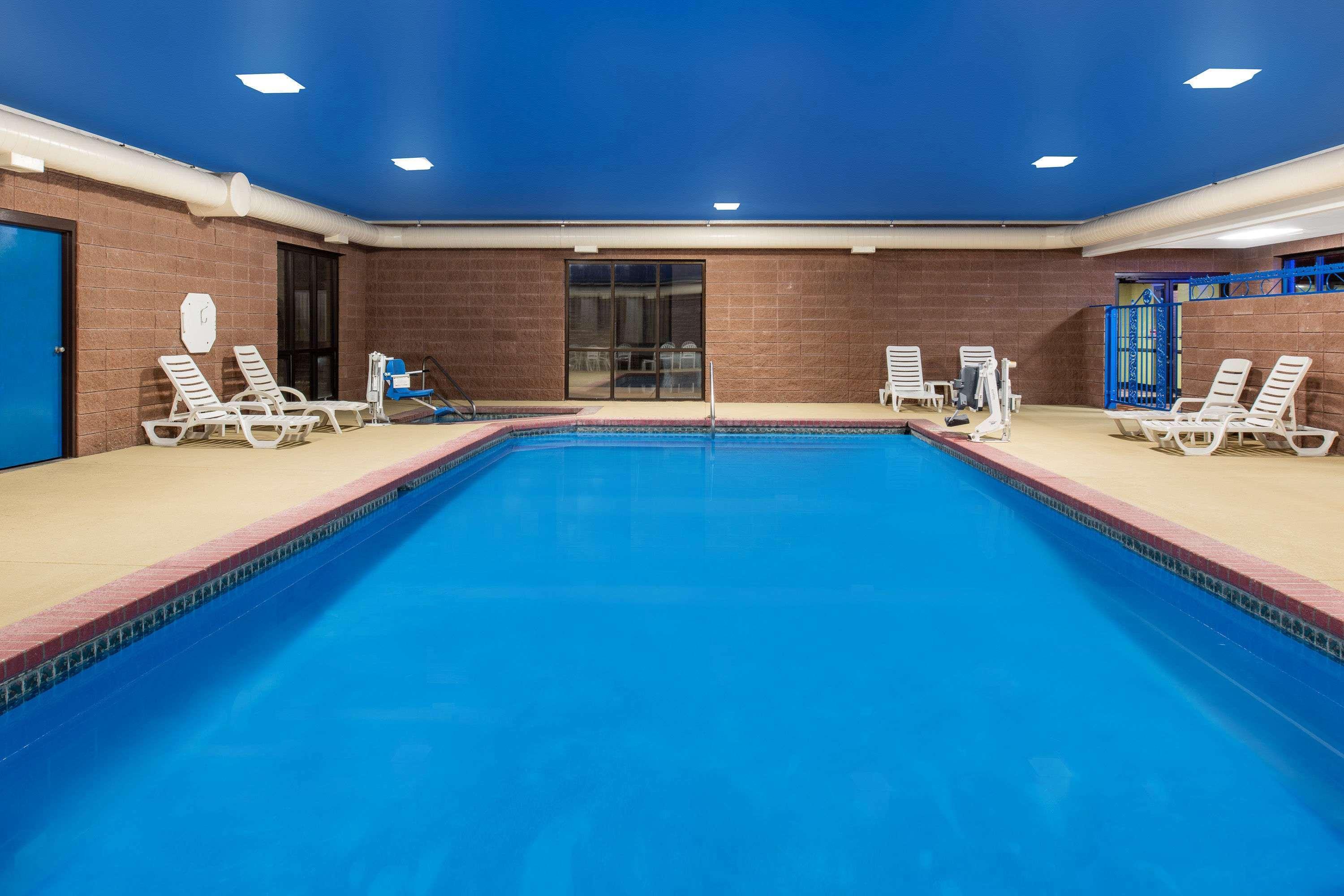 Days Inn By Wyndham Carthage Extérieur photo