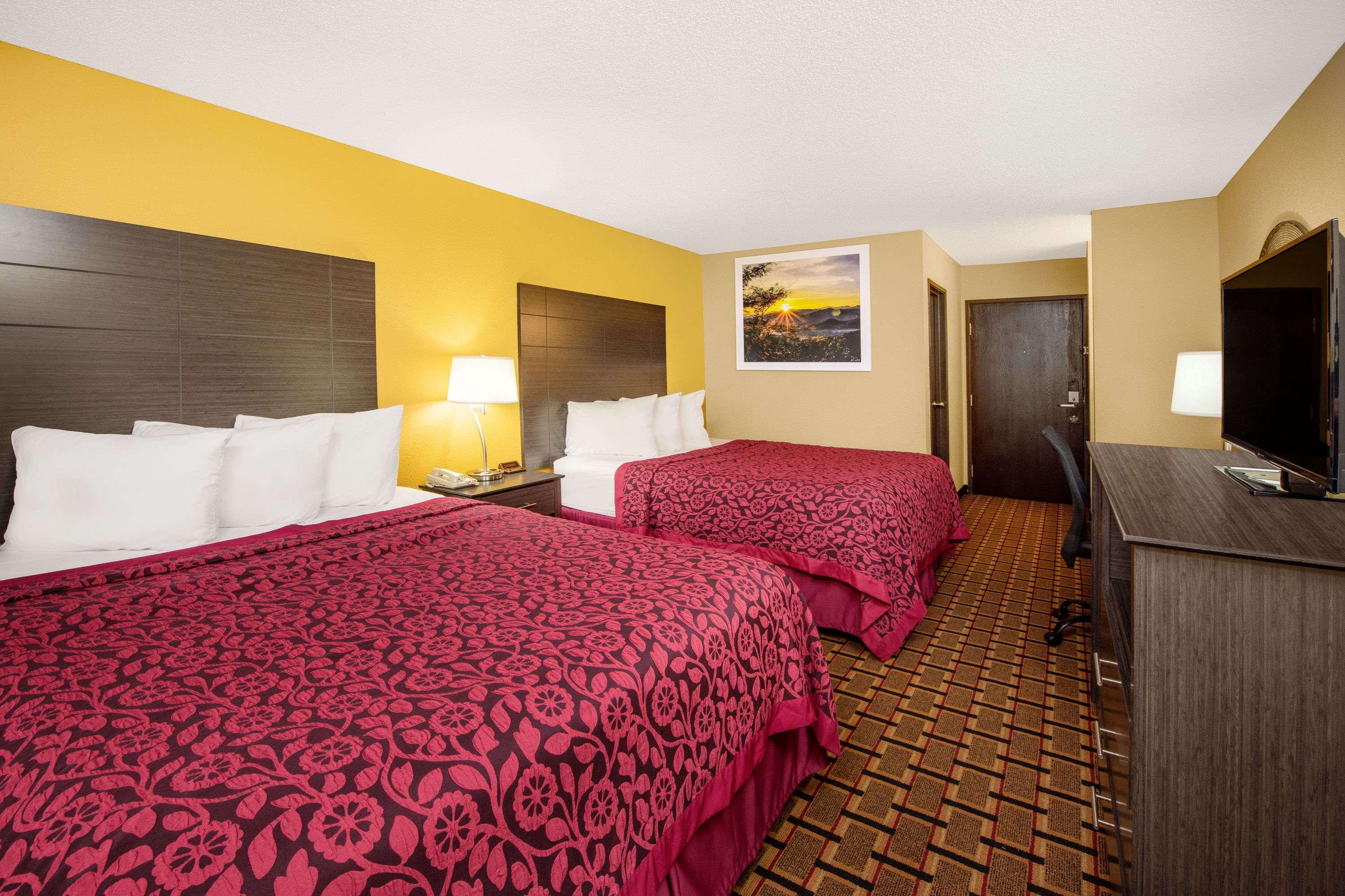 Days Inn By Wyndham Carthage Extérieur photo