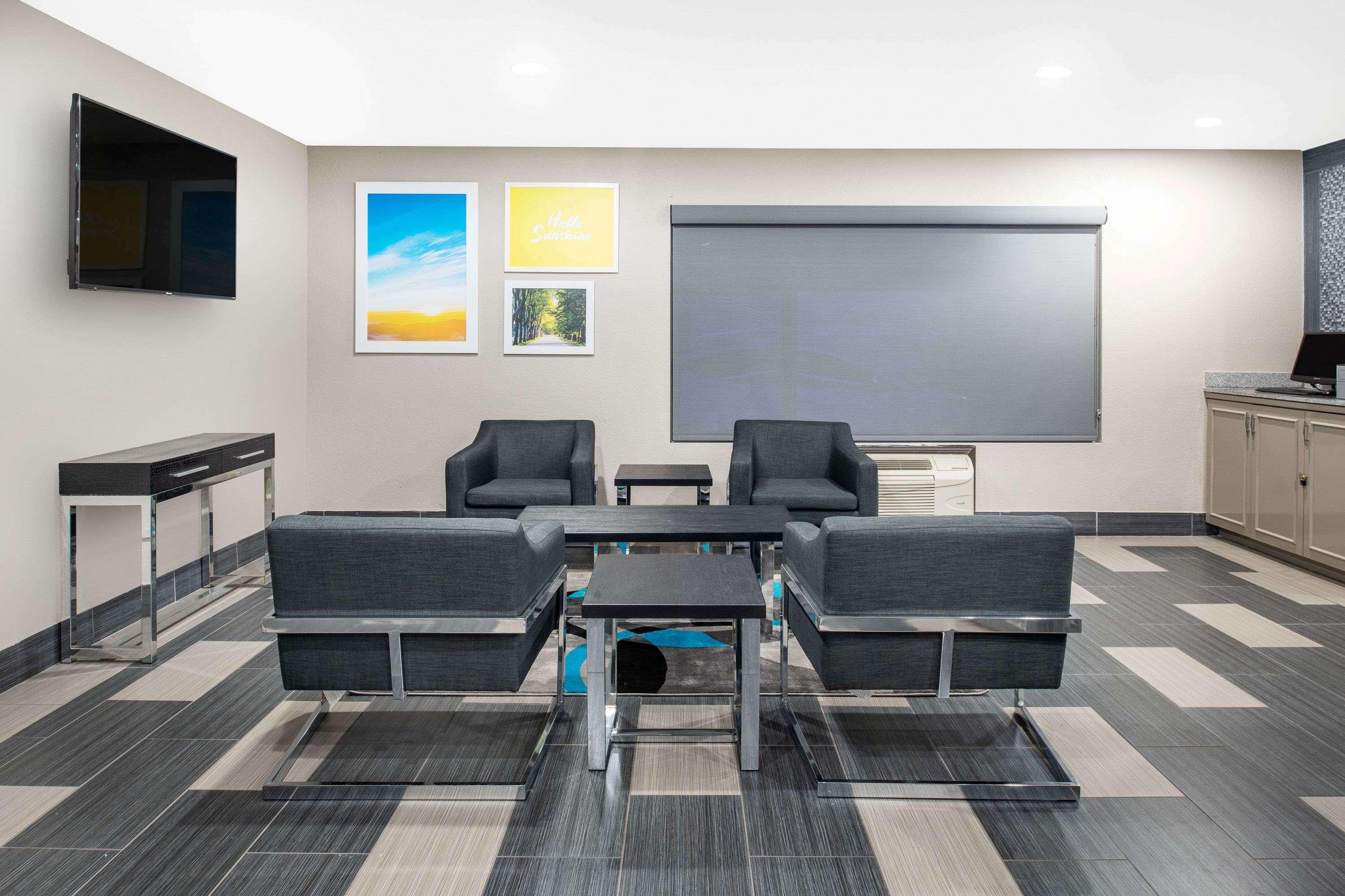 Days Inn By Wyndham Carthage Extérieur photo