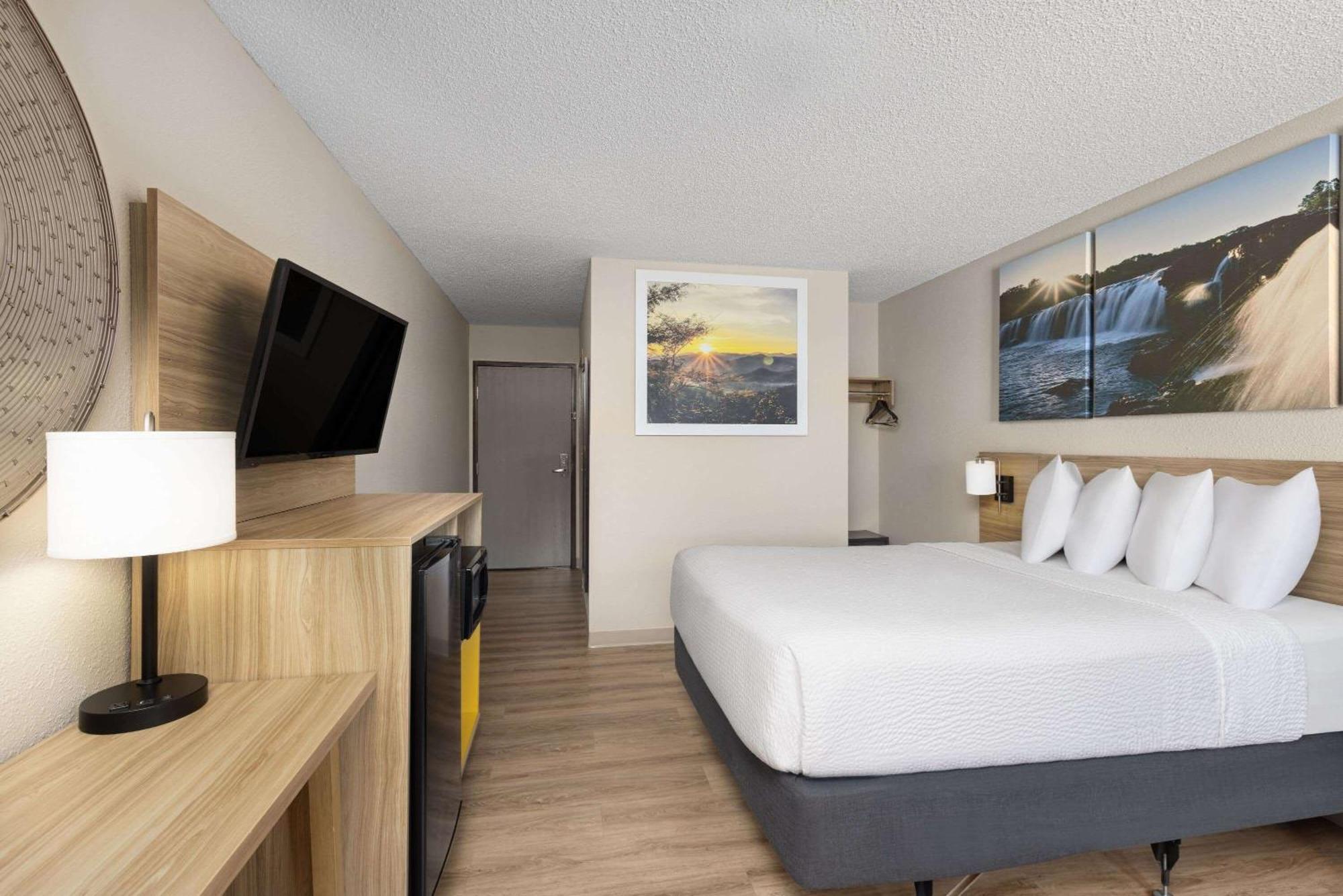 Days Inn By Wyndham Carthage Extérieur photo